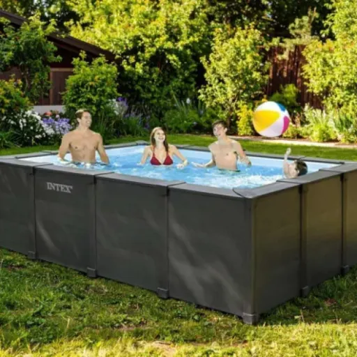 Test Intex 26396GN : une piscine 4x3 sympa, mais avec un habillage qui fait débat