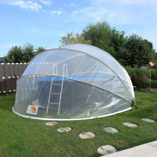 Test SunnyTent Dôme de Piscine Ø 540 cm : l’abri qui chauffe bien l’eau mais pas donné et pas sans risques avec le vent
