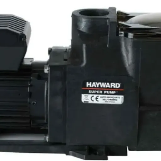 Test Hayward Super Pump VSTD 1CV : la pompe de piscine qui fait (vraiment) baisser la facture EDF