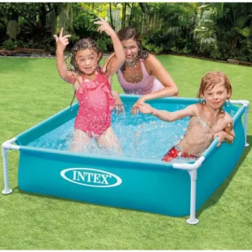 Test Intex Piscinette Metal acidulée 122x122 : la petite piscine carrée qui fait le job pour l’été