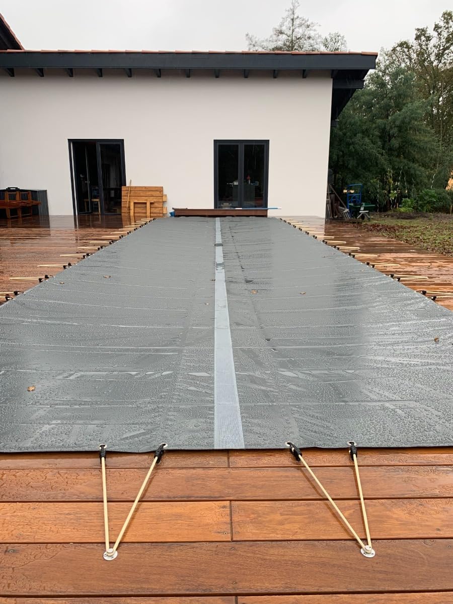 Bâche d'Hivernage Anthracite 8,60 x 4,60 m Piscine Maximum 8 x 4 m avec Grille Centrale d'Evacuation - Fabrication Française - Direct Usine - 550 g/m² - Livrée avec Sandows Cabiclic + Pitons Crosse 860 x 460 cm