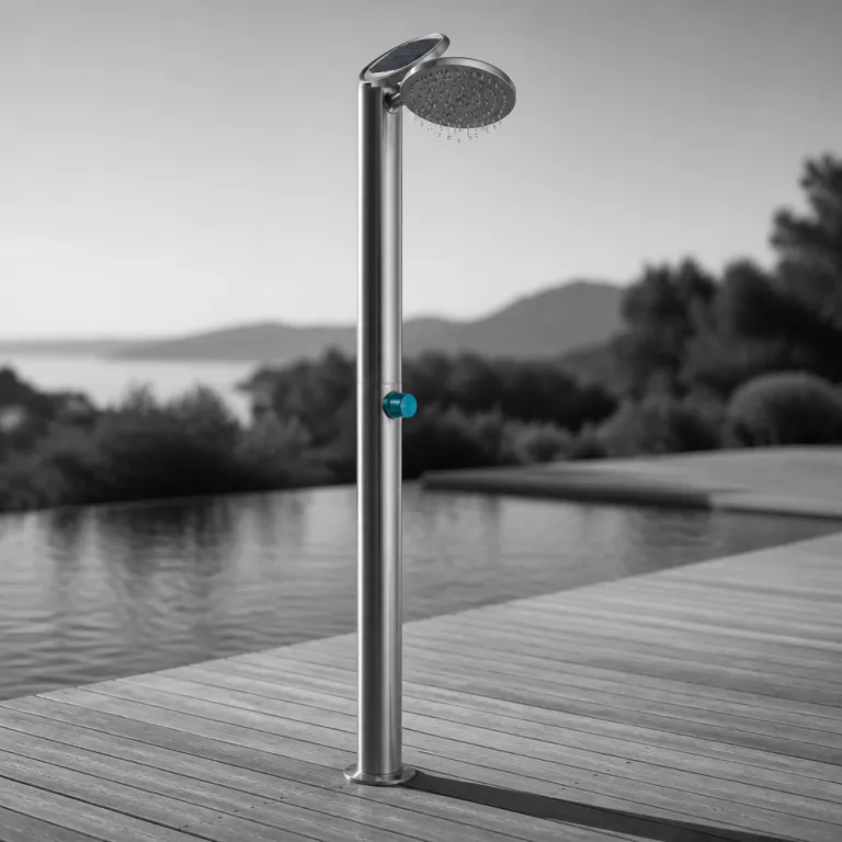Douches piscine solaires : l’élégance d’une eau chauffée naturellement autour de votre bassin privé